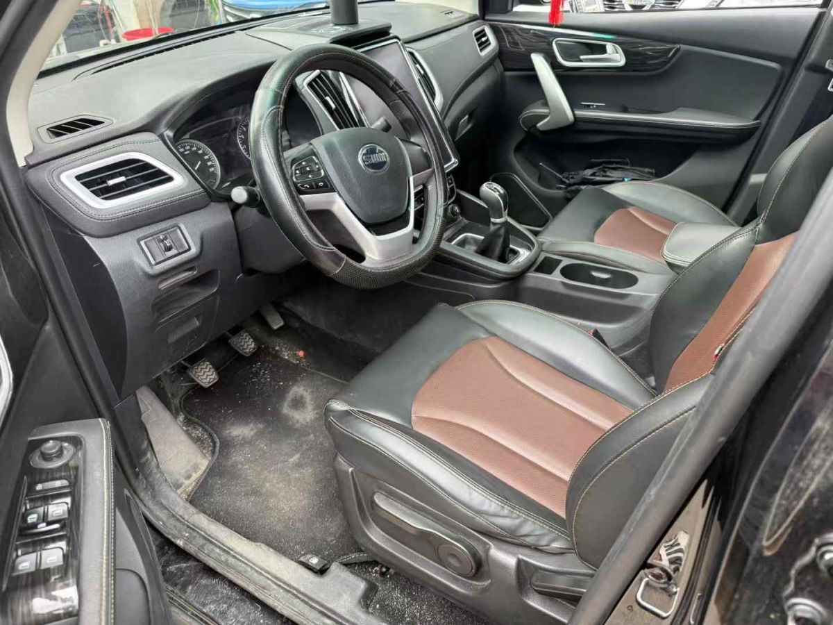 SWM斯威 SWM斯威G01FF  2022款 1.5T 手動白銀版圖片