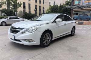 索納塔 現(xiàn)代 經(jīng)典 2.0L 自動(dòng)豪華版