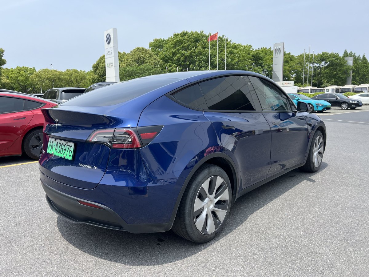 特斯拉 Model Y  2021款 長續(xù)航全輪驅(qū)動(dòng)版 3D7圖片