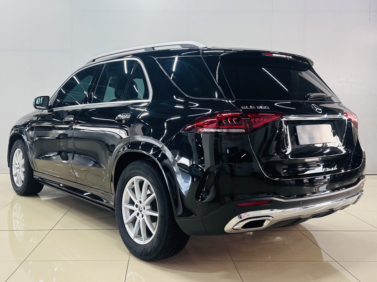 奔馳 奔馳GLE  2020款  GLE 350 4MATIC 時(shí)尚型圖片