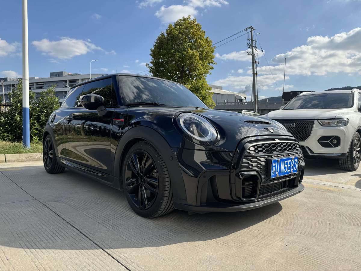 MINI MINI  2022款 2.0T COOPER S 黑標(biāo)特別版 五門版圖片