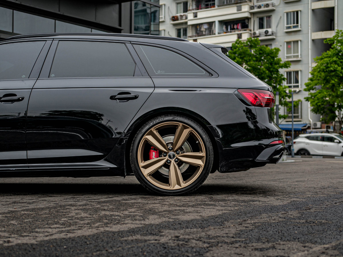 奧迪 奧迪RS 4  2023款 RS4 Avant 暗金版圖片