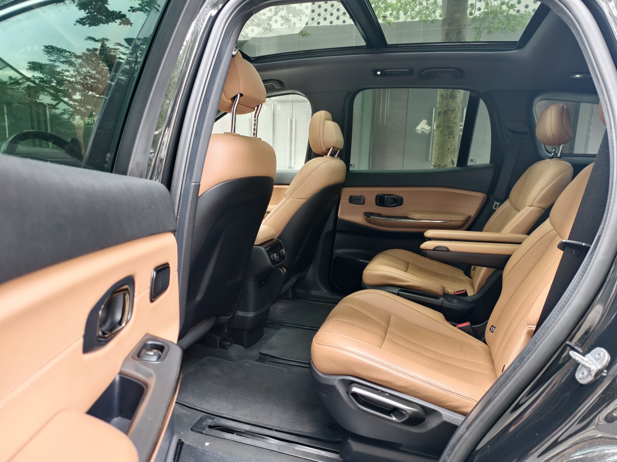 蔚來 ES8  2020款 415KM 基準(zhǔn)版 六座版圖片