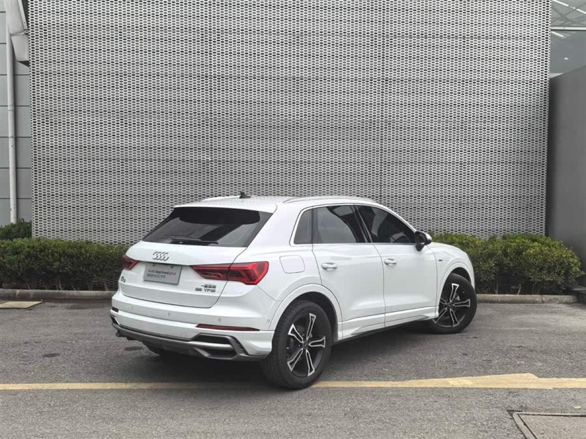 奧迪 奧迪Q3  2019款  35 TFSI 時(shí)尚動(dòng)感型圖片