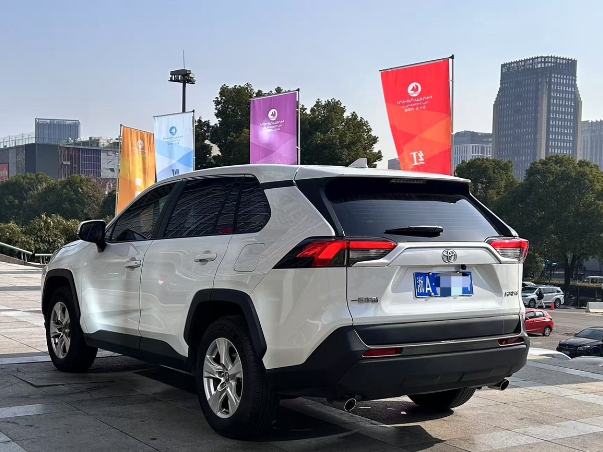 豐田 RAV4榮放  2024款 2.0L CVT兩驅(qū)都市版圖片