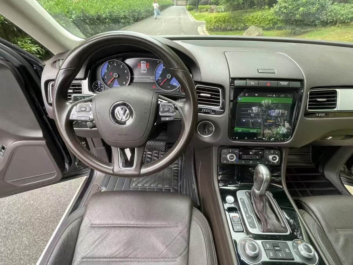 大眾 途銳  2016款 3.0TSI 標(biāo)配型圖片
