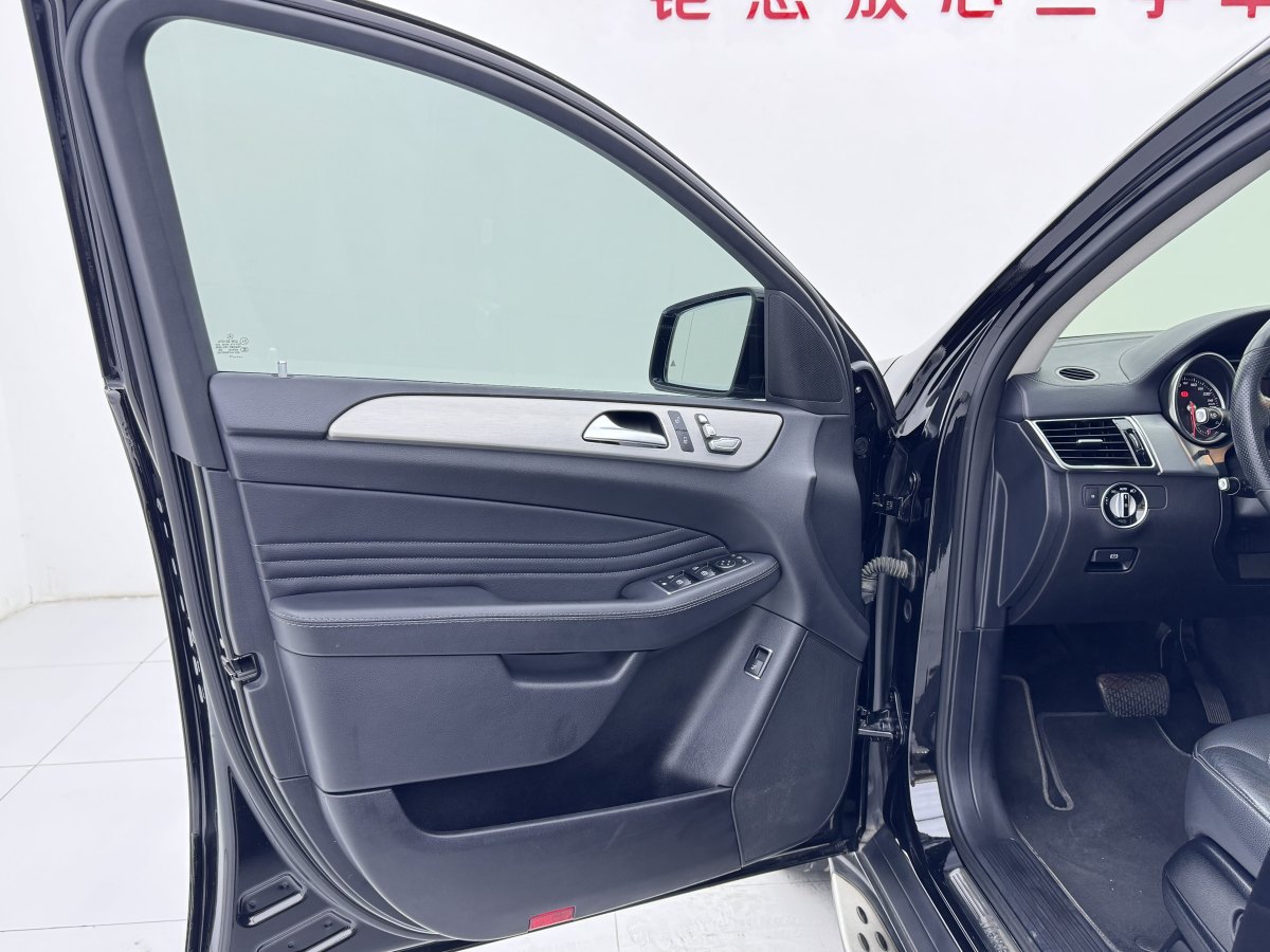 奔驰 奔驰GLE轿跑  2017款 GLE 320 4MATIC 轿跑SUV图片