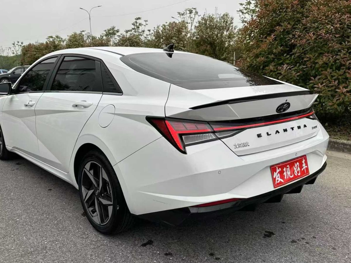 現(xiàn)代 伊蘭特  2022款 1.5L CVT 20周年紀(jì)念款圖片