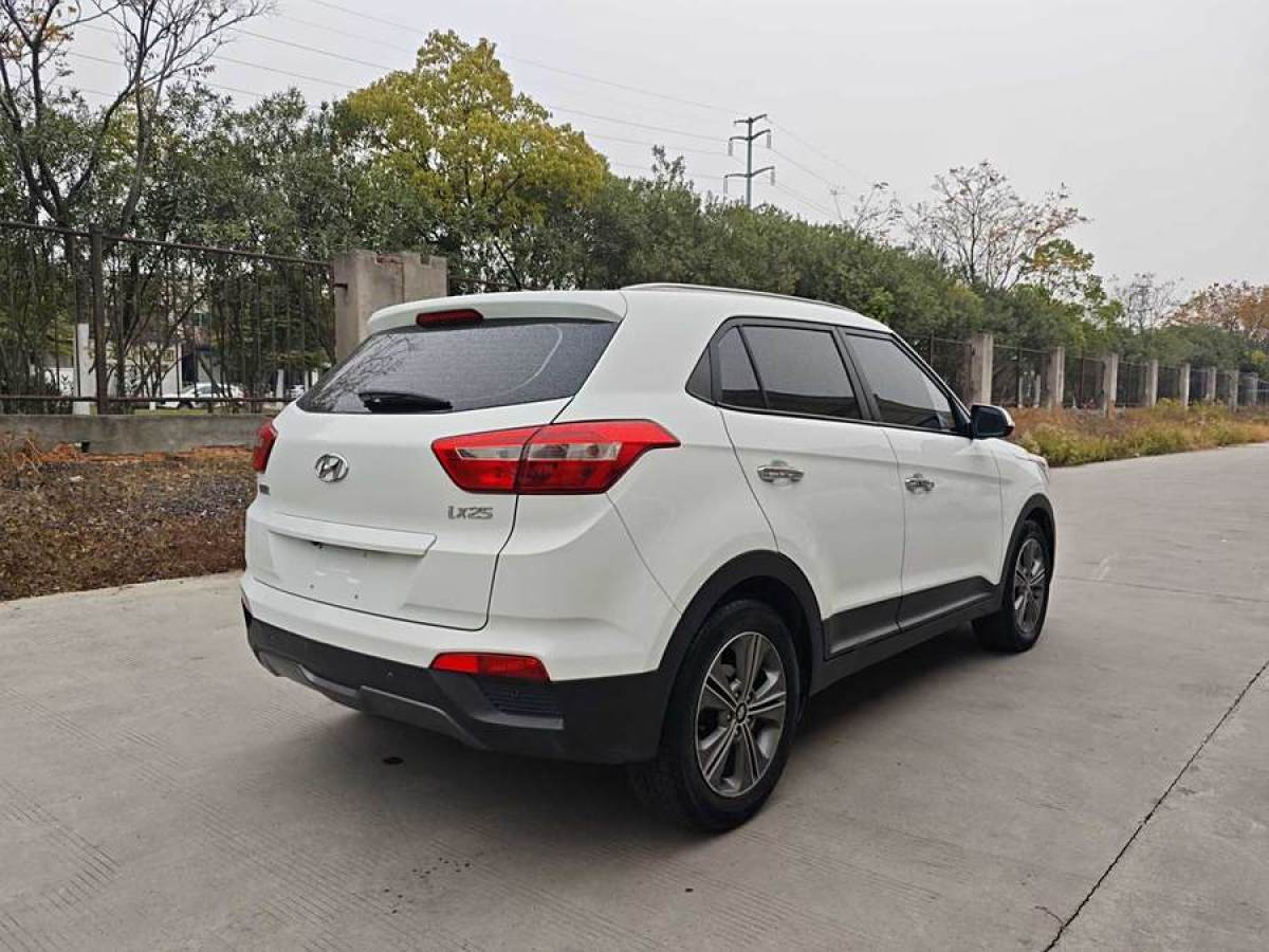 現(xiàn)代 ix25  2015款 1.6L 自動兩驅(qū)智能型GLS圖片