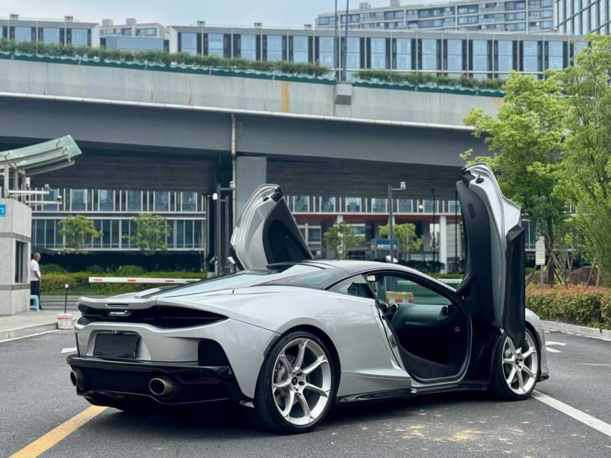奔馳 奔馳A級(jí)  2020款 改款 A 180 L 運(yùn)動(dòng)轎車特殊配置圖片