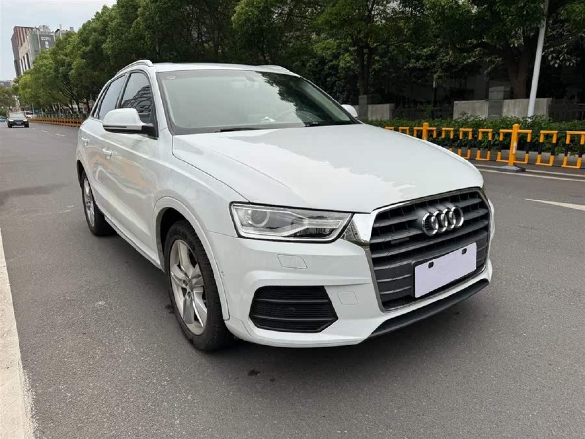 奧迪 奧迪Q3  2016款 35 TFSI quattro 全時(shí)四驅(qū)風(fēng)尚型圖片