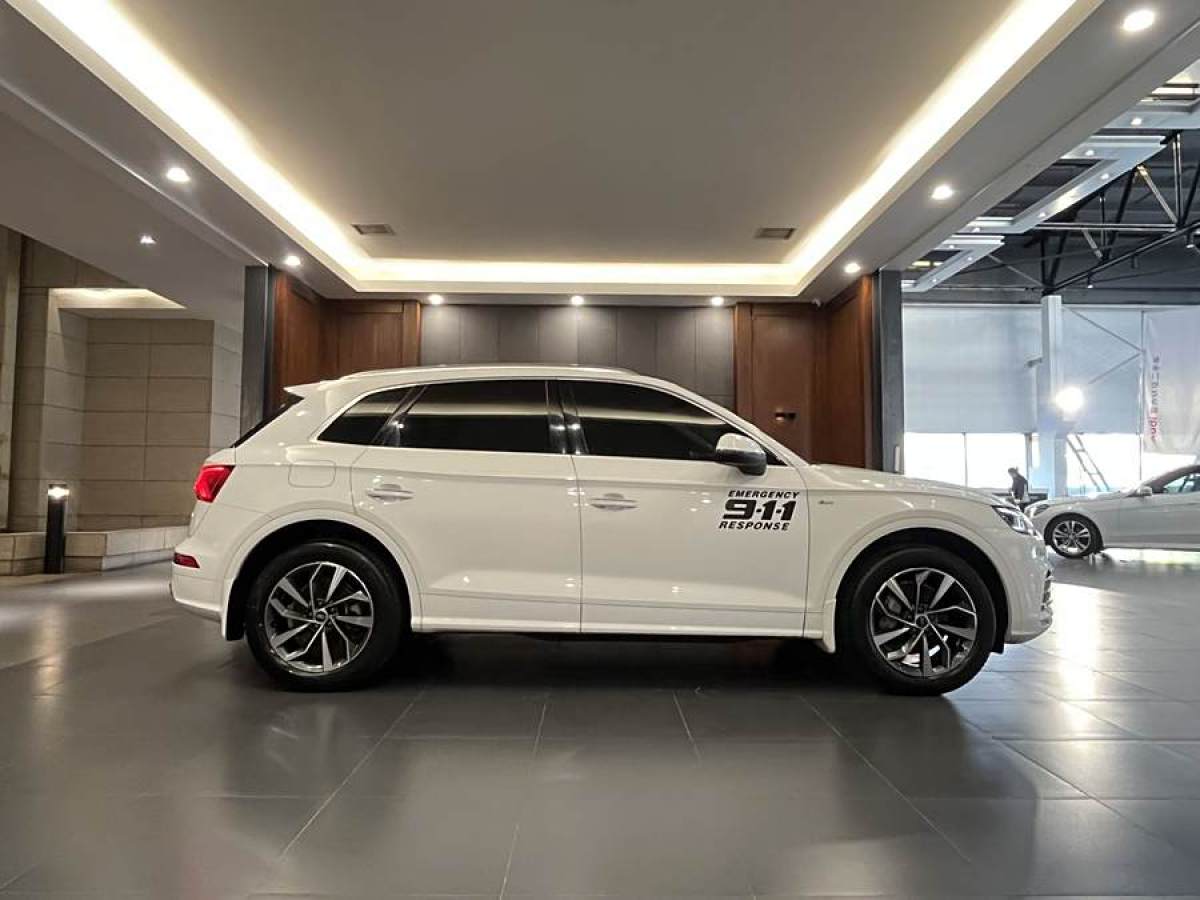 奧迪 奧迪Q5L  2020款 改款 40 TFSI 榮享時尚型圖片