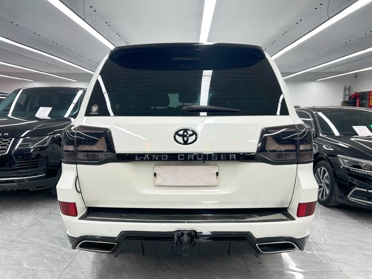 豐田 蘭德酷路澤  2015款 4.0L V6 中東低配版圖片