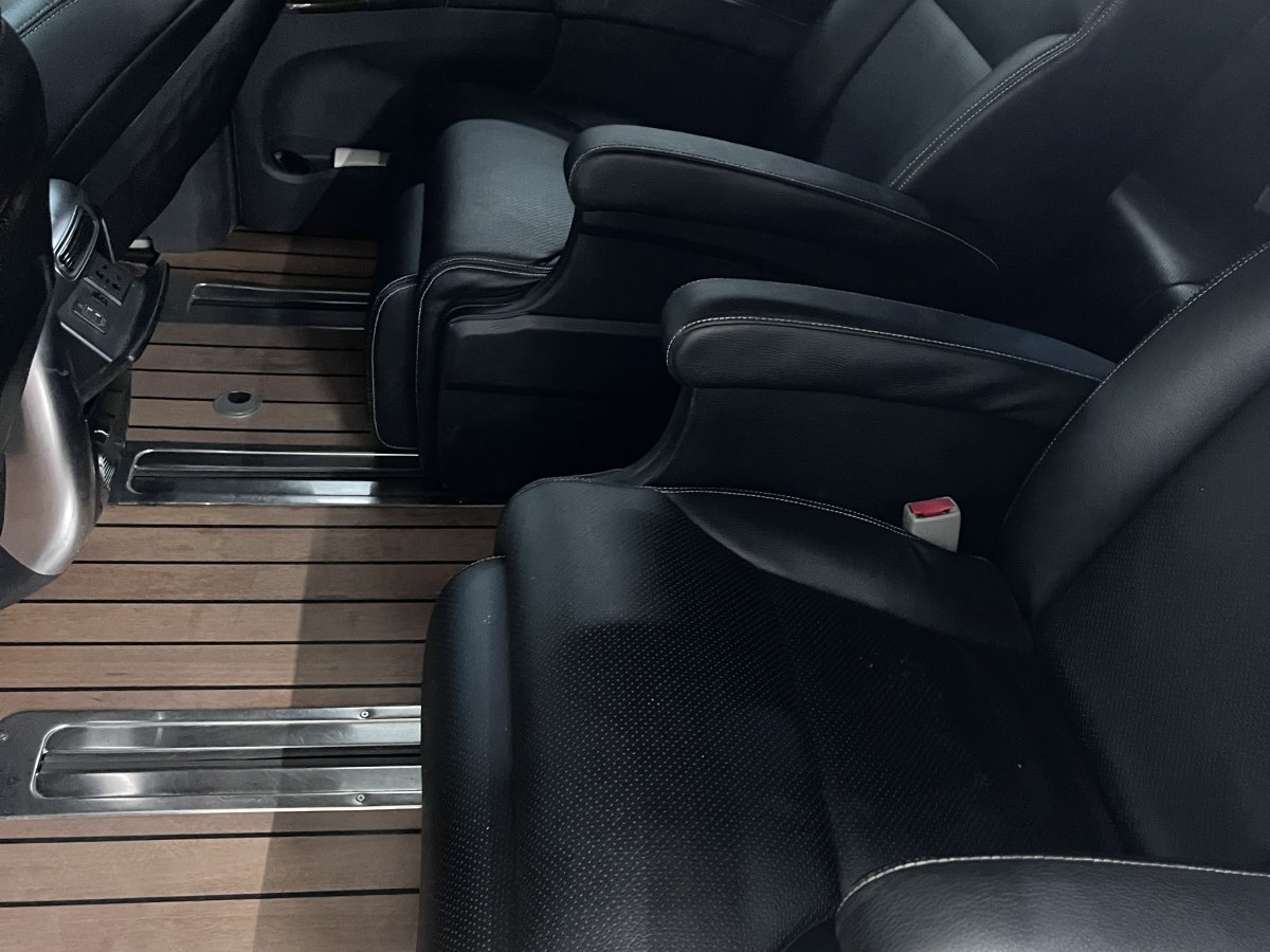 丰田 塞纳  2017款 3.5 XLE 两驱8座 美规版图片