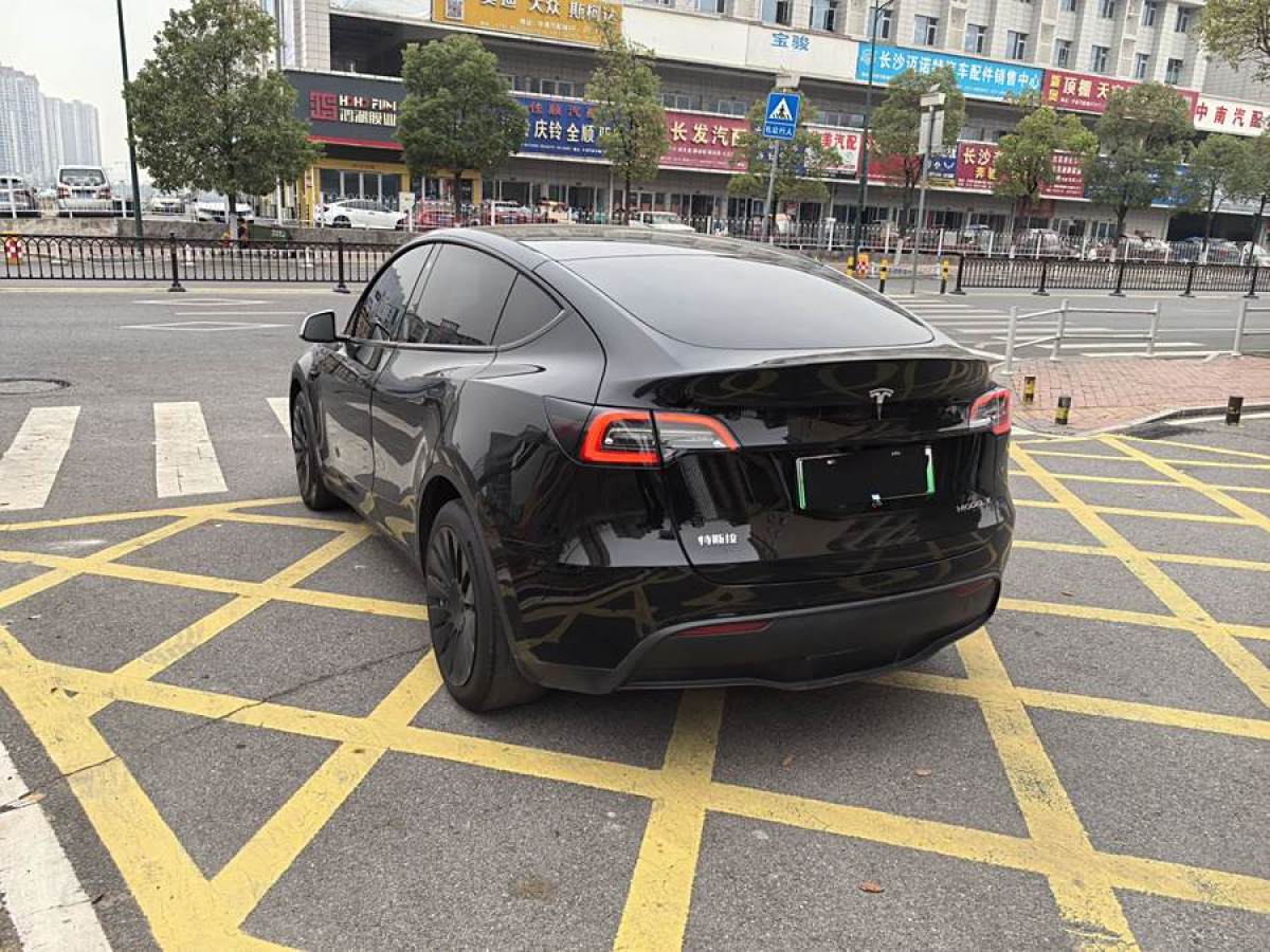 特斯拉 Model Y  2021款 長續(xù)航全輪驅(qū)動(dòng)版 3D7圖片