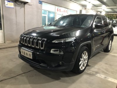 2016年4月 Jeep 自由光 2.0L 優(yōu)越版圖片