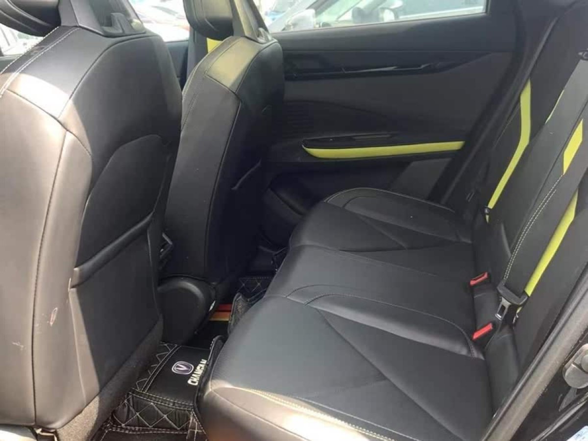 長安 長安UNI-V  2022款 1.5T 尊貴型圖片