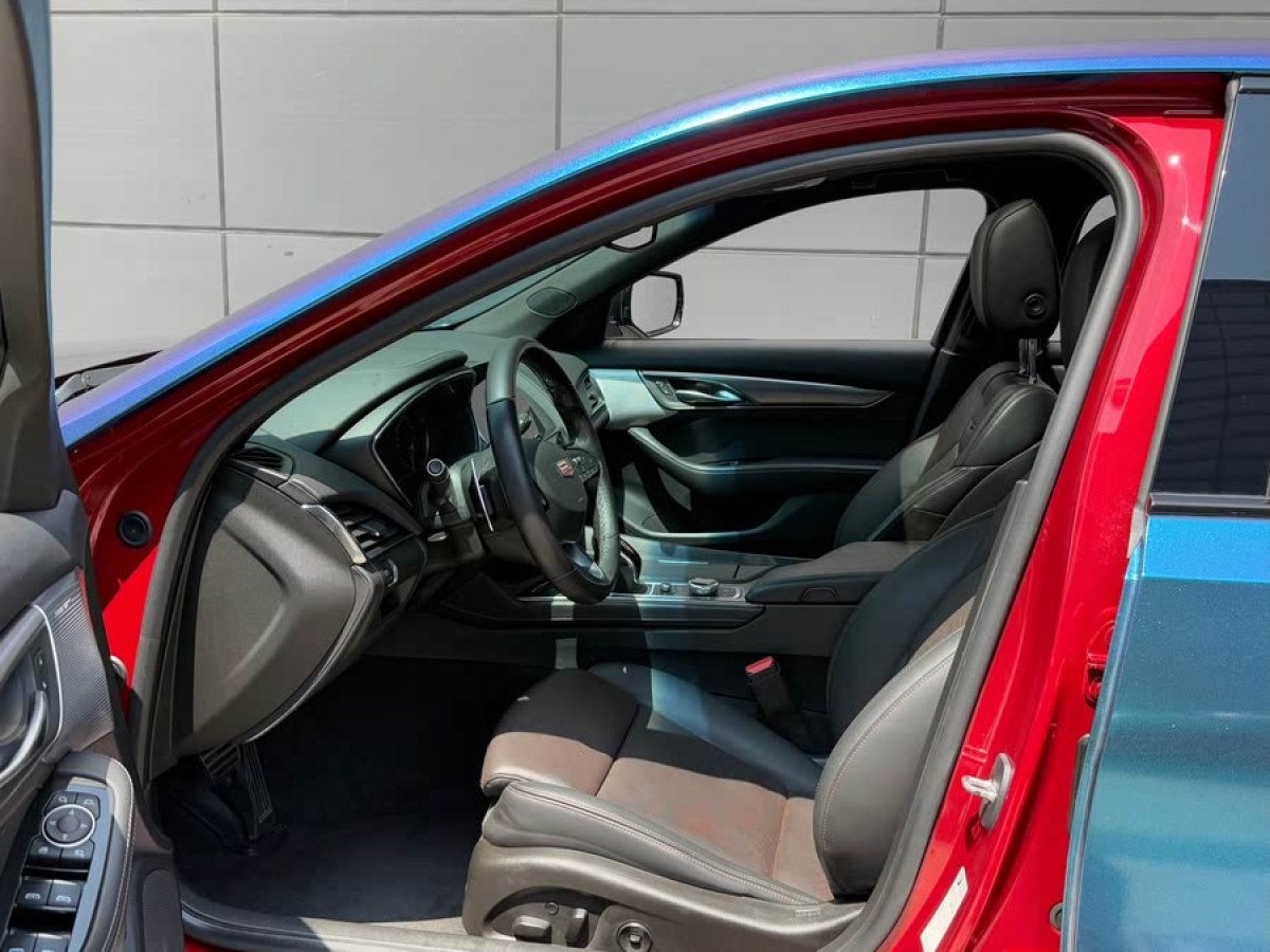凱迪拉克 CT5  2020款 改款 28T 領(lǐng)先運(yùn)動(dòng)型圖片