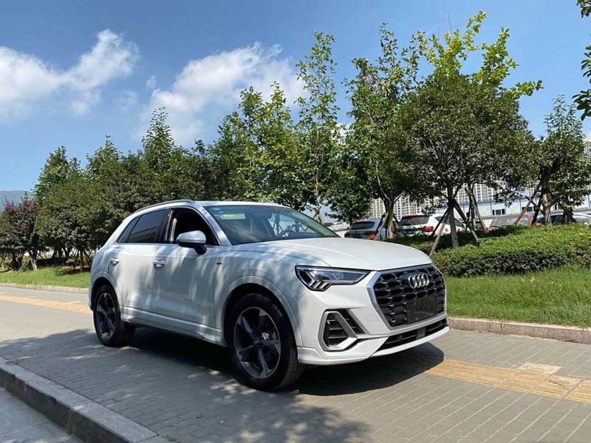 奧迪 奧迪Q3  2022款 35 TFSI 時(shí)尚動(dòng)感型圖片