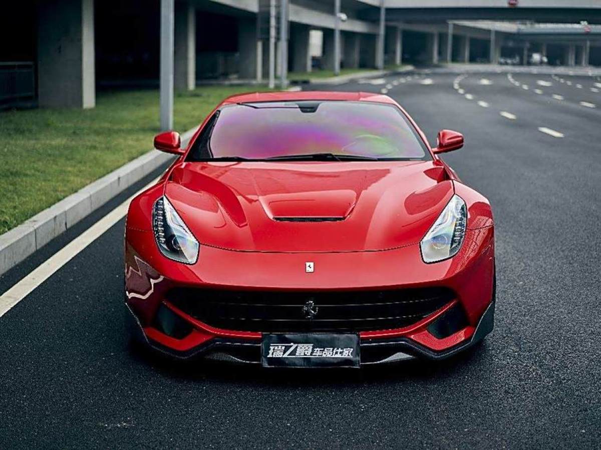 2014年3月法拉利 F12berlinetta  2013款 6.3L 標準型