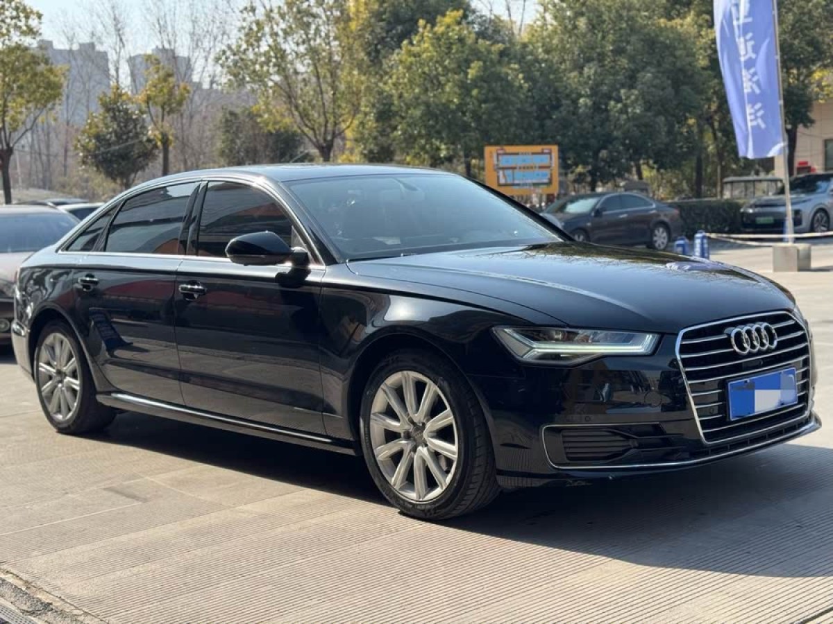 奧迪 奧迪A4L  2018款 30周年年型 30 TFSI 進(jìn)取型圖片