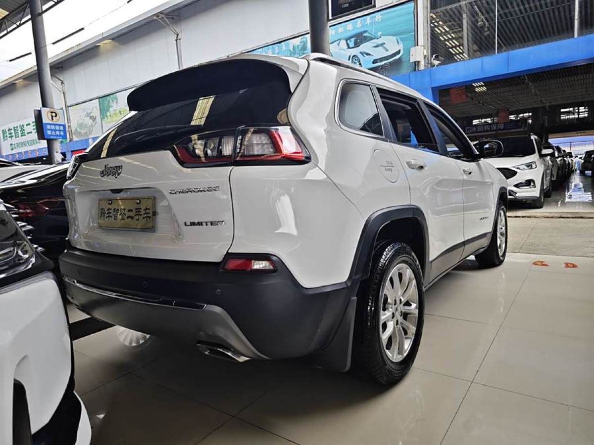 Jeep 自由光  2019款 2.0T 兩驅(qū)智享版 國VI圖片