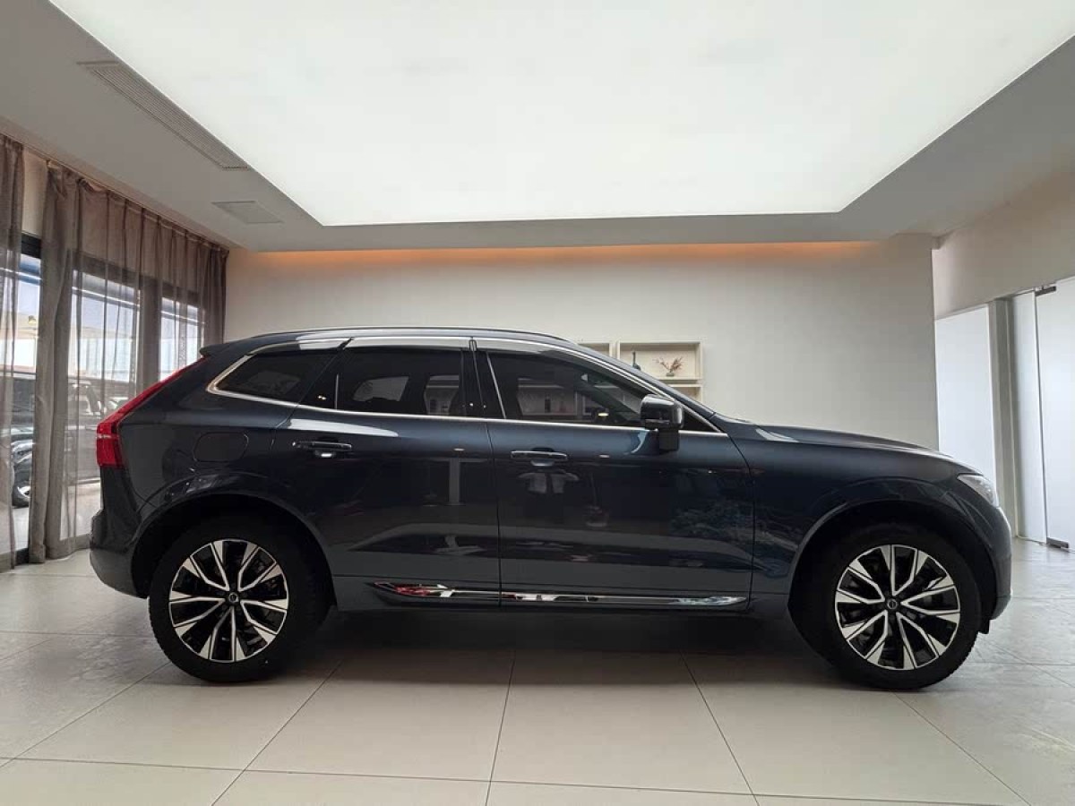 沃爾沃 XC60  2023款 B5 四驅(qū)智遠(yuǎn)豪華版圖片
