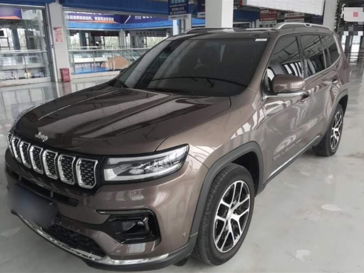 Jeep 大指揮官  2022款 2.0T 四驅(qū)豪華版圖片