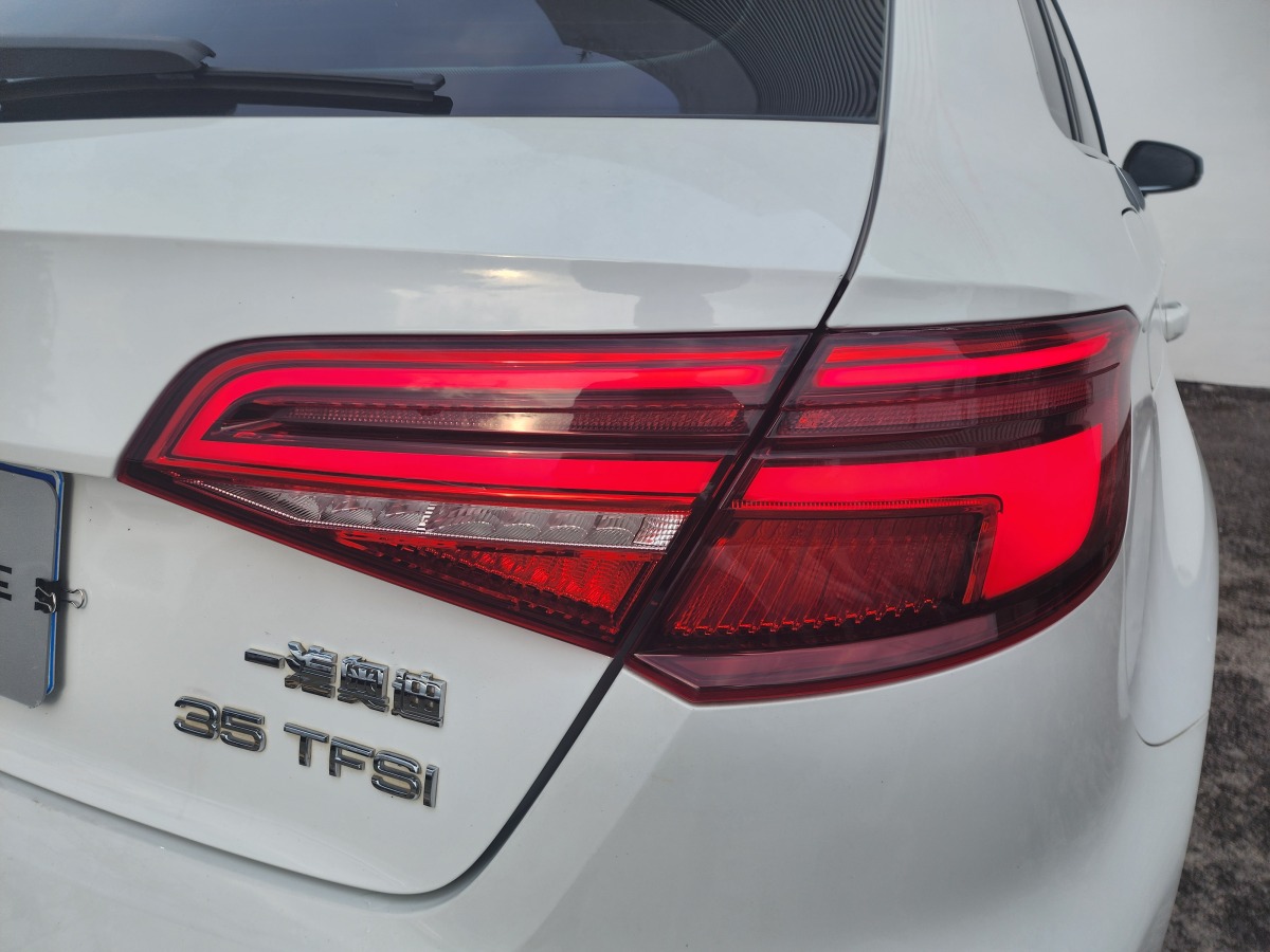 奥迪 奥迪A3  2018款 30周年年型 Sportback 35 TFSI 运动型图片