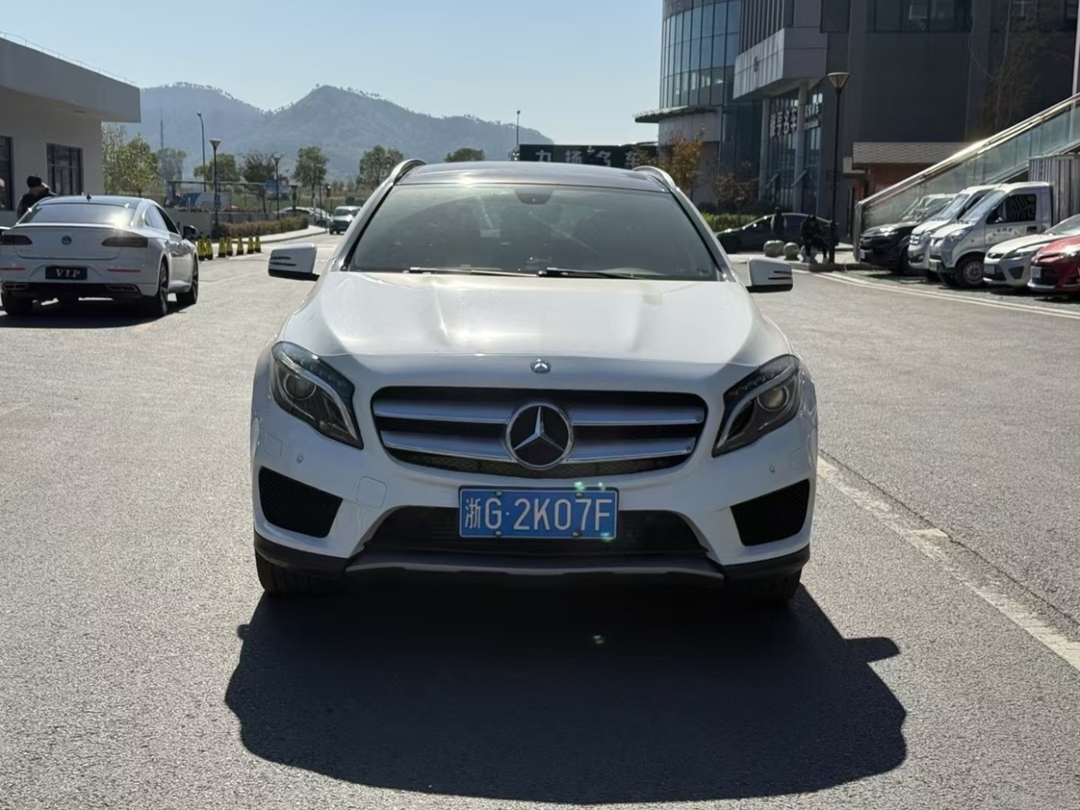 奔馳 奔馳GLA  2015款 GLA 220 4MATIC 時(shí)尚型圖片