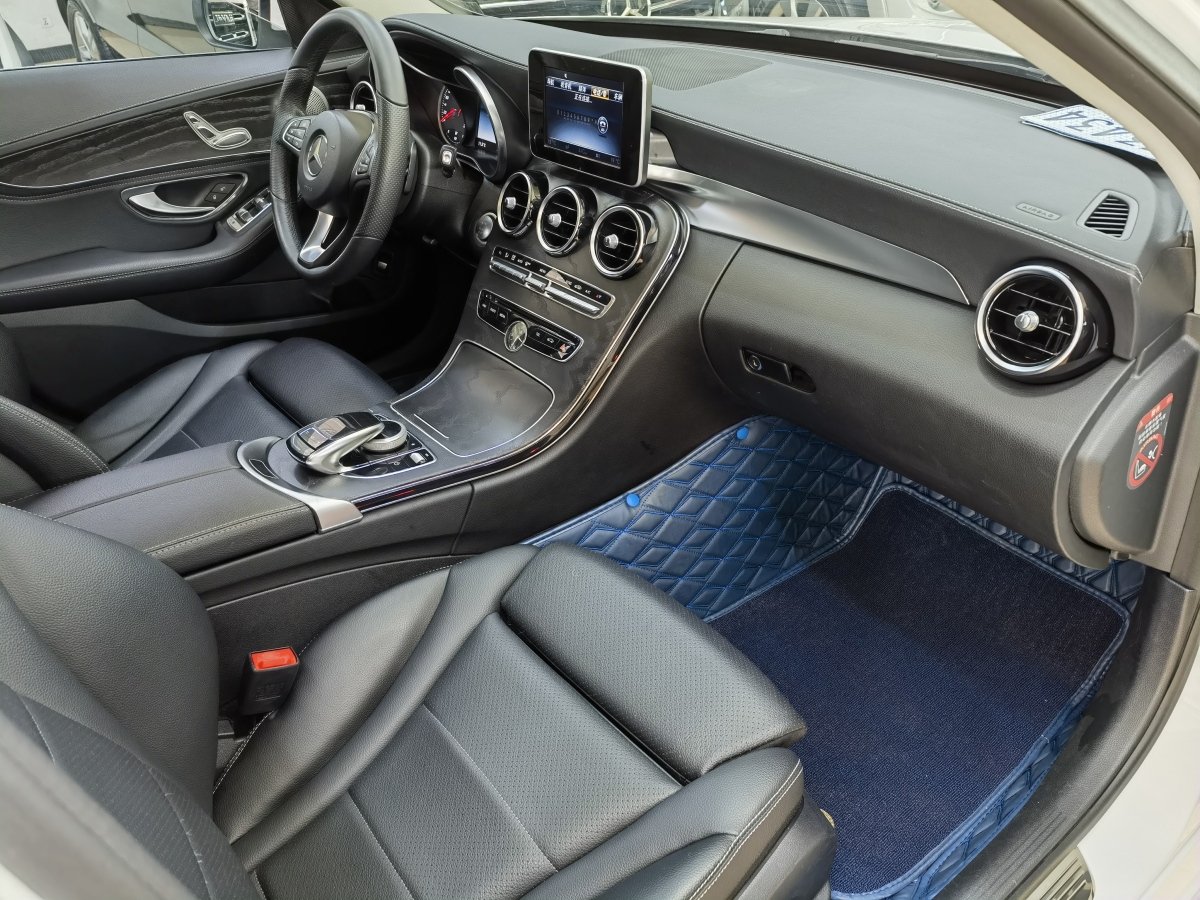 2015年12月奔驰 奔驰C级  2015款 改款 C 180 L 运动型