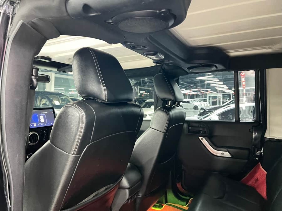 Jeep 牧馬人  2012款 3.6L Sahara 四門版圖片