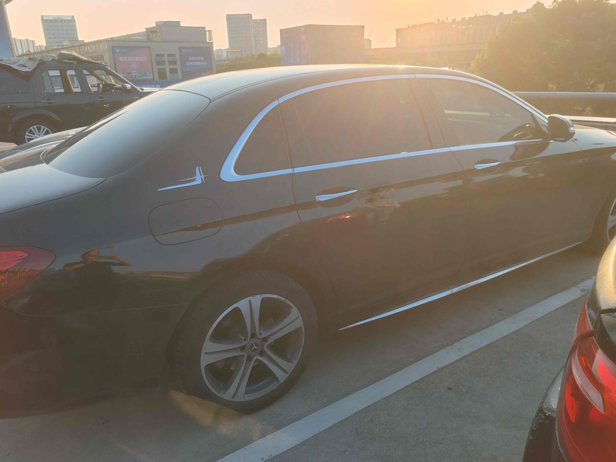 奔馳 奔馳E級  2019款 E 200 L 運動型圖片