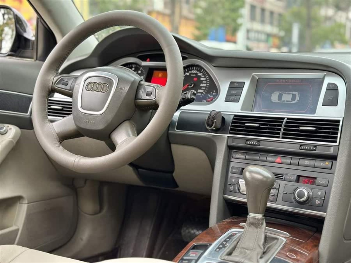 奧迪 奧迪A6L  2010款 2.0 TFSI 自動(dòng)標(biāo)準(zhǔn)型圖片