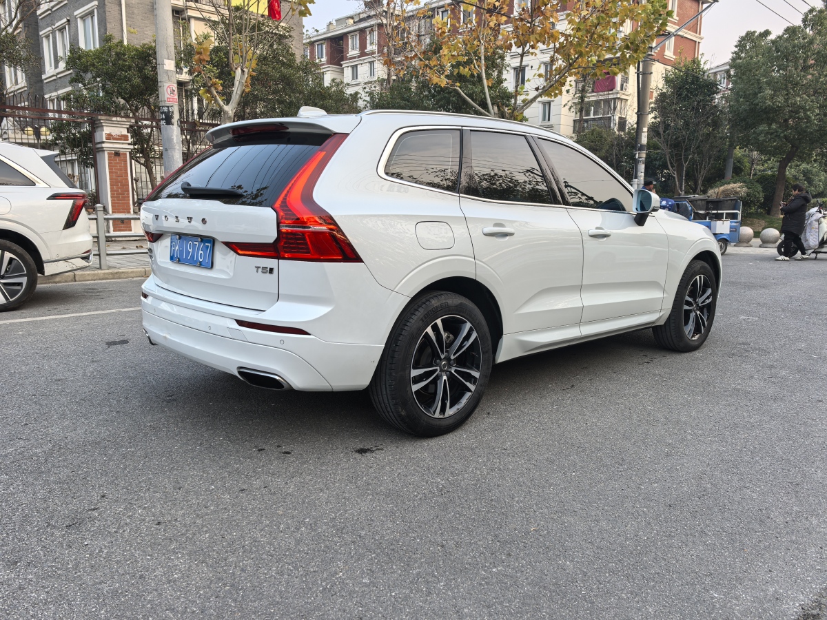 沃爾沃 XC60  2019款 T5 四驅(qū)智遠(yuǎn)版圖片