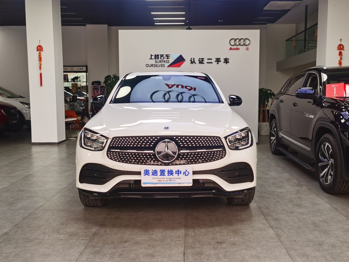 2022年4月奔馳 奔馳GLC  2022款 改款 GLC 260 4MATIC 轎跑SUV