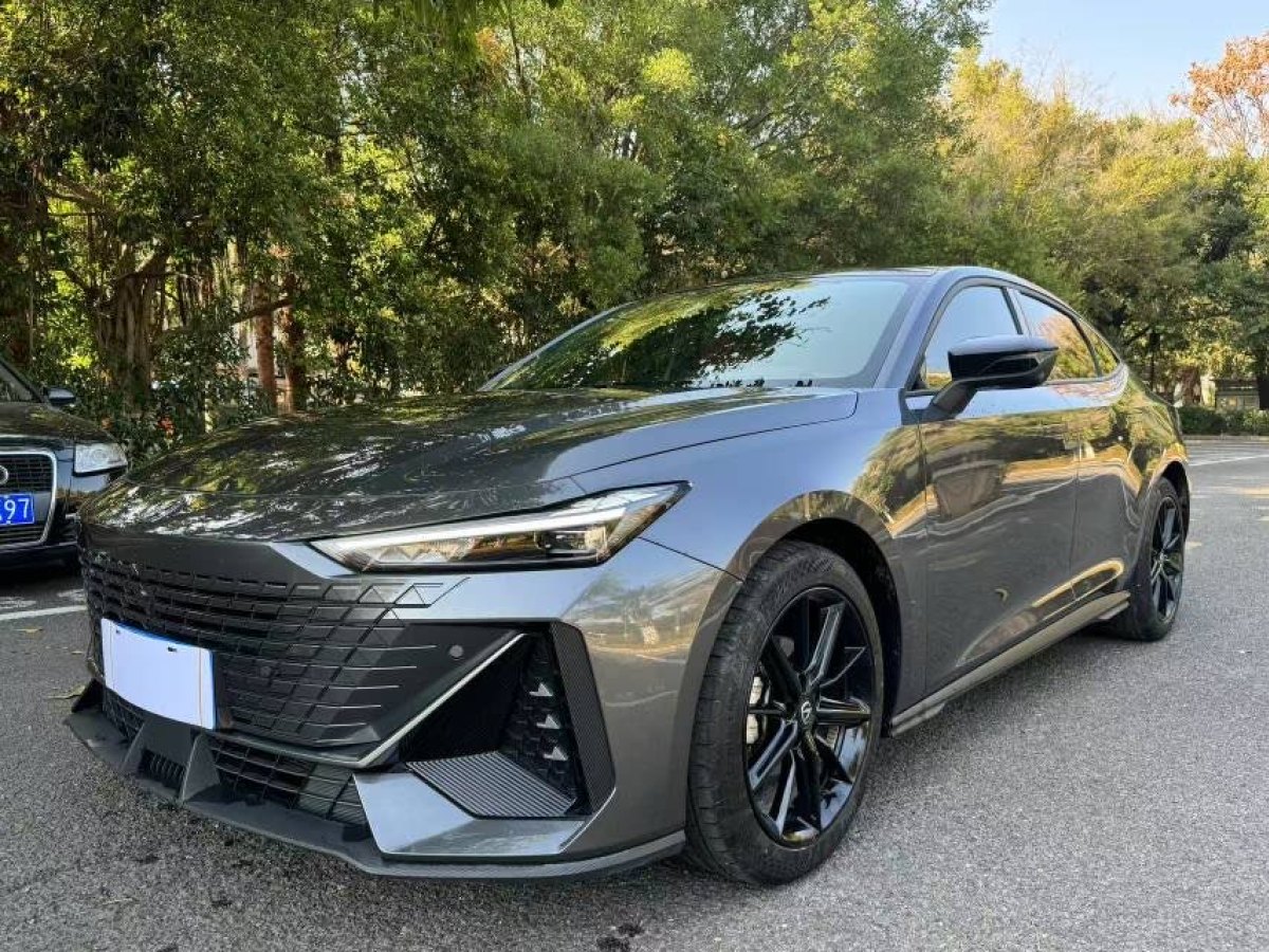 長(zhǎng)安 長(zhǎng)安UNI-V  2022款 1.5T 尊貴型圖片