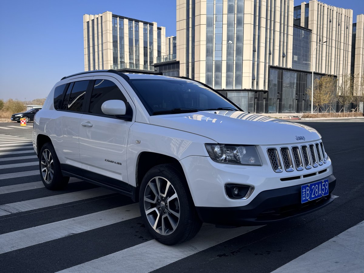 2014年1月Jeep 指南者  2014款 改款 2.4L 四驅(qū)豪華導(dǎo)航版