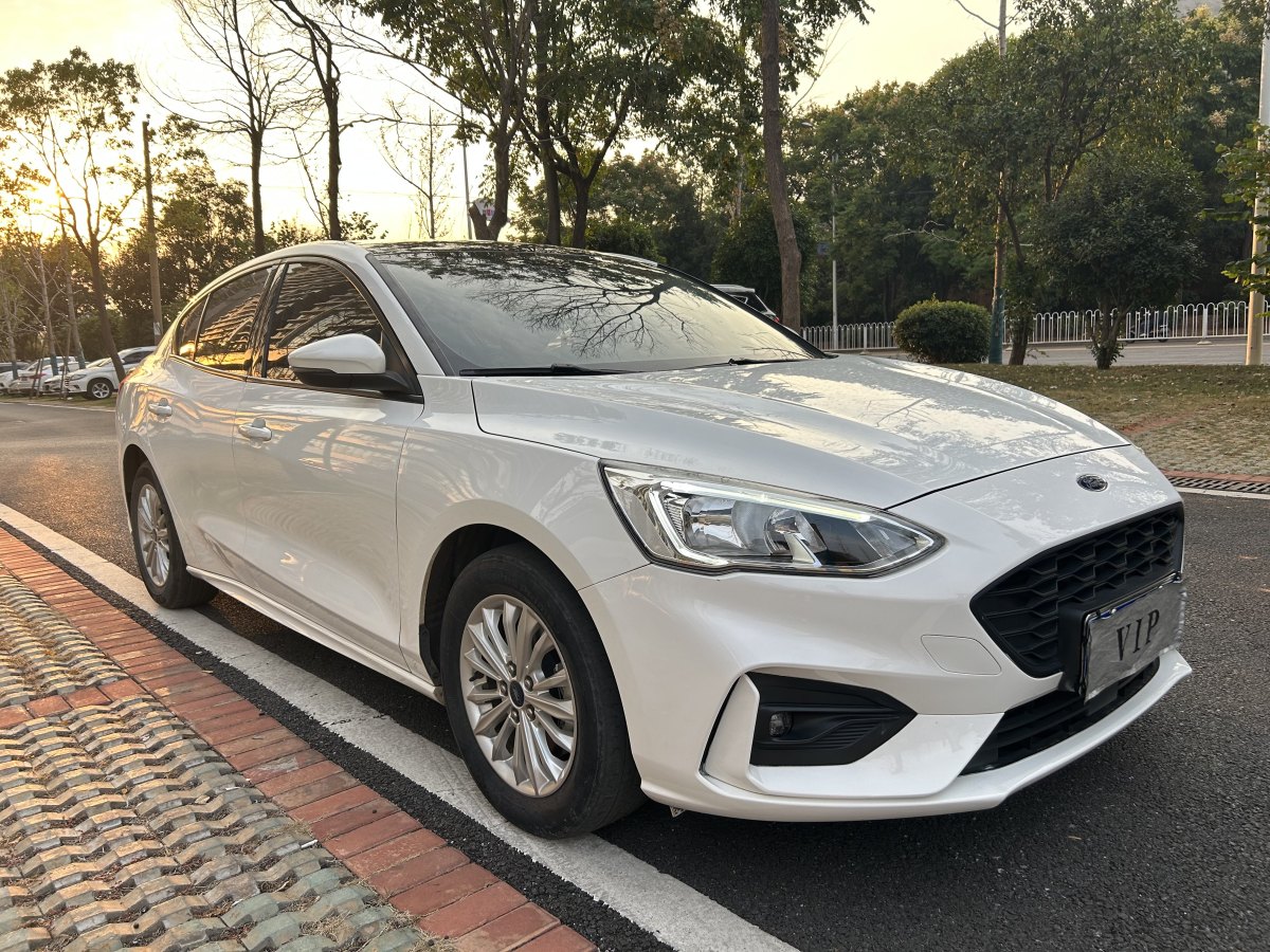 2019年11月福特 福克斯  2020款 三廂 EcoBoost 180 自動(dòng)鋒潮型