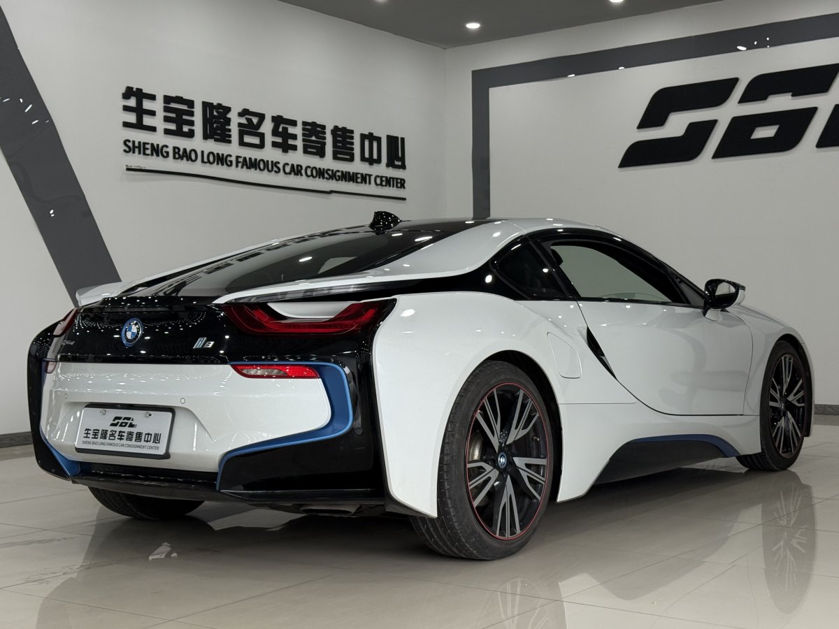 寶馬 寶馬i8  2014款 標(biāo)準(zhǔn)型圖片