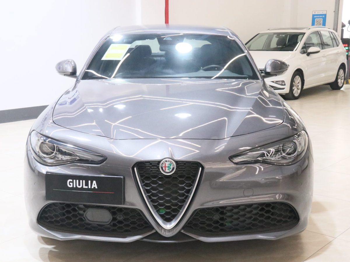 阿尔法·罗密欧 Giulia  2022款 2.0T 280HP Ti 驾控版图片