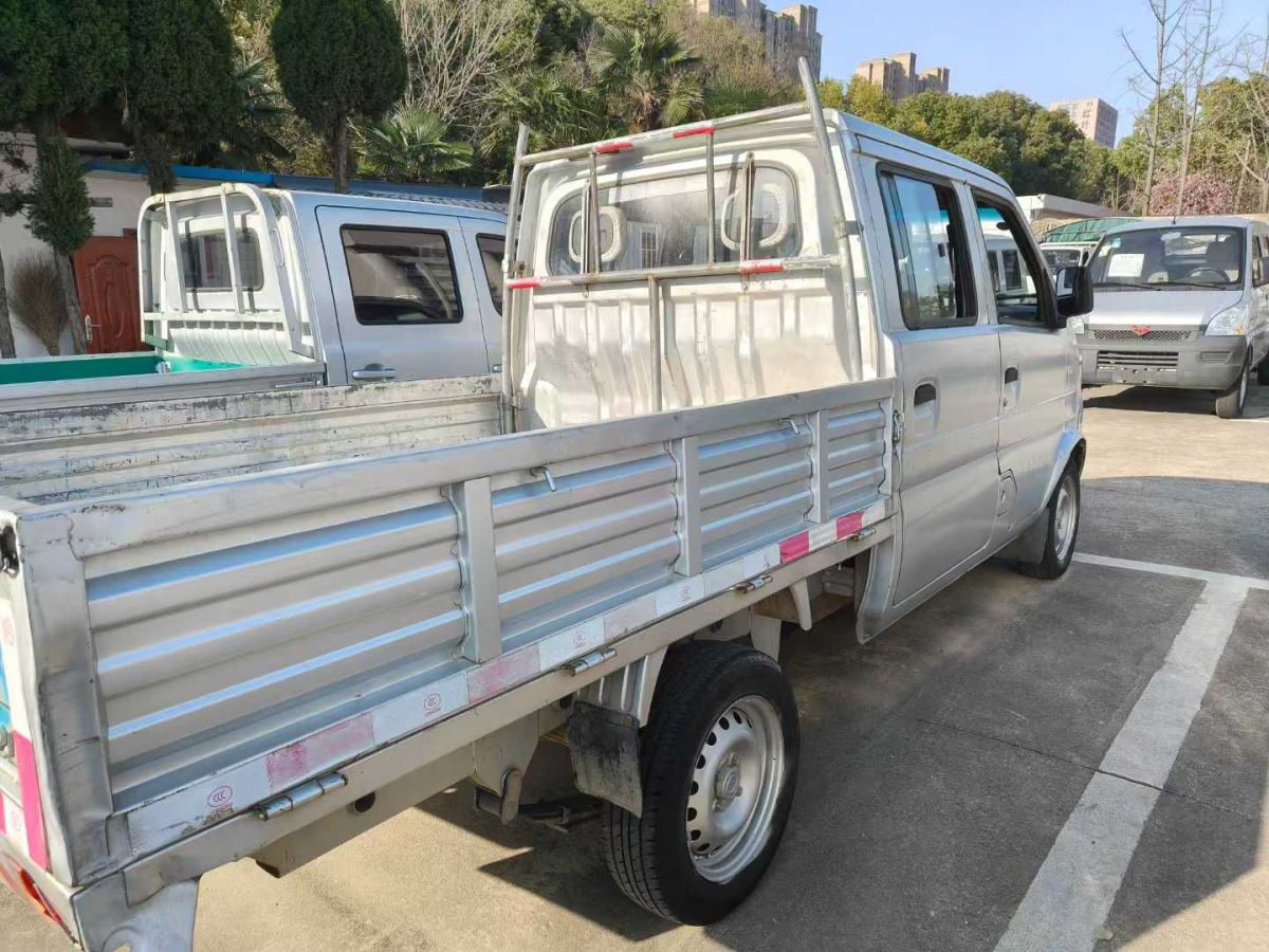 眾泰 E200 圖片