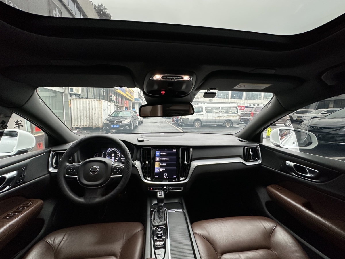 沃爾沃 S60L  2021款 T4 智逸豪華版圖片
