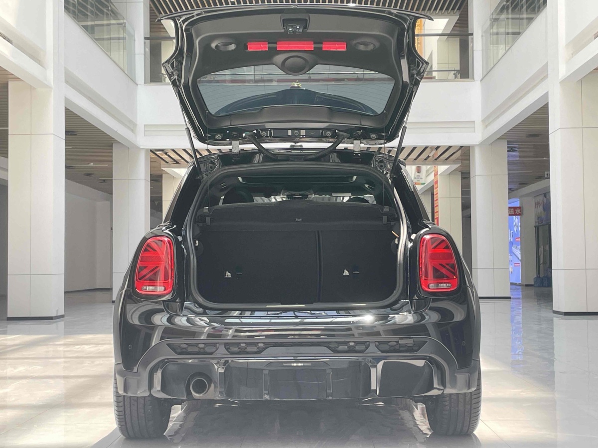 2022年6月MINI MINI  2022款 1.5T COOPER 黑標特別版