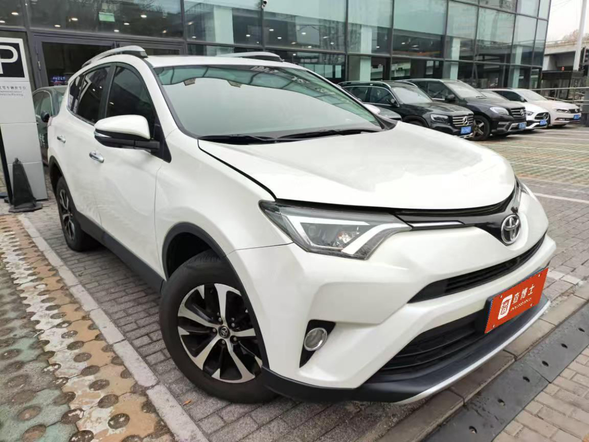 豐田 RAV4榮放  2016款 2.0L CVT四驅(qū)新銳版圖片