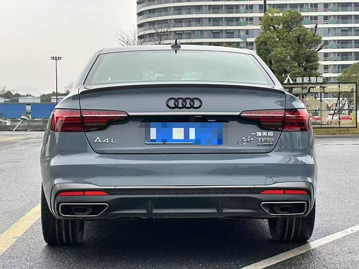 奧迪 奧迪A4L  2022款 40 TFSI quattro RS套件燃速型圖片