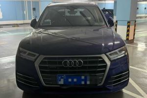 奧迪Q3 奧迪  35 TFSI 時(shí)尚動(dòng)感型