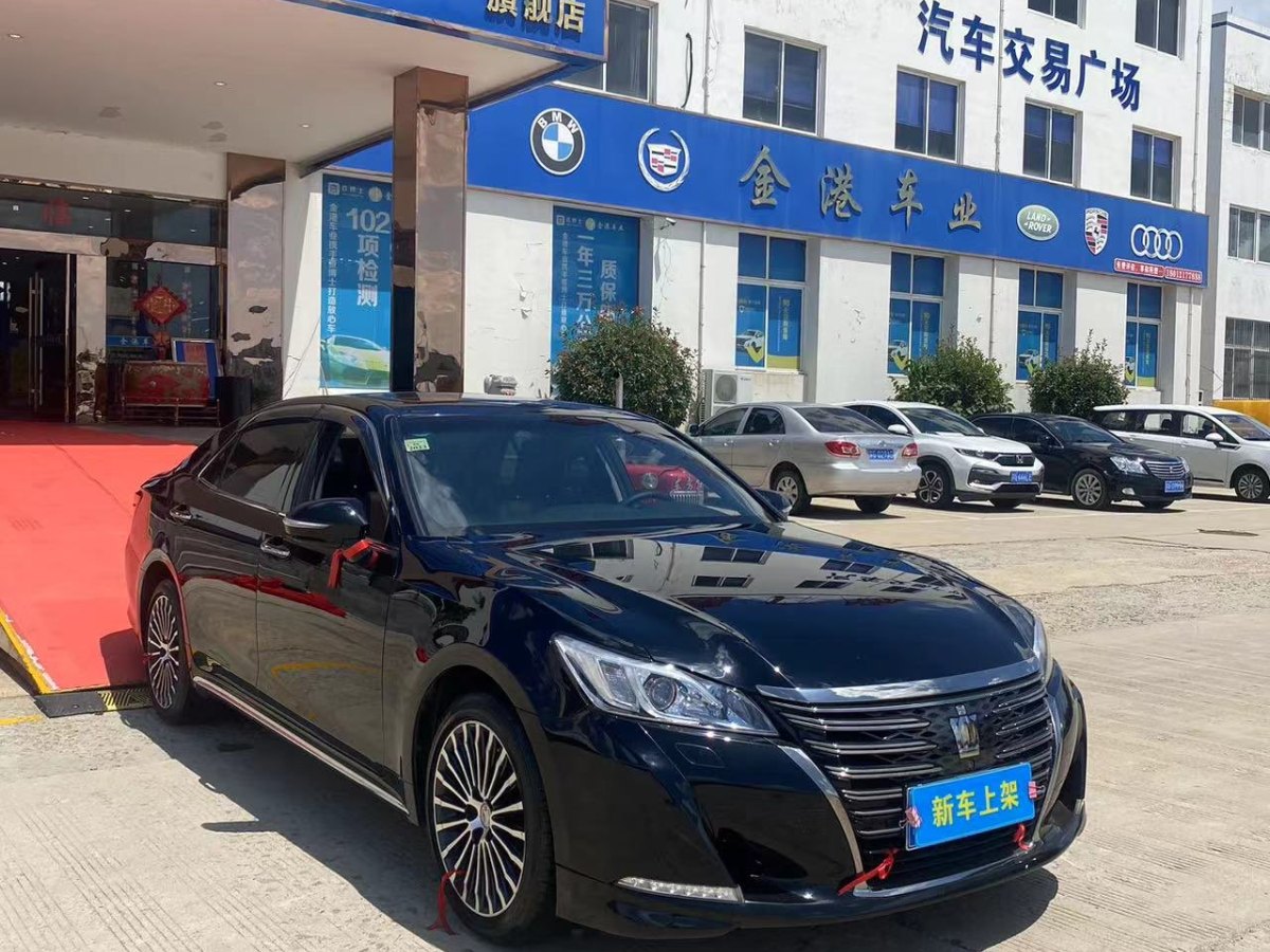 豐田 皇冠  2018款 2.0T 運(yùn)動(dòng)版圖片