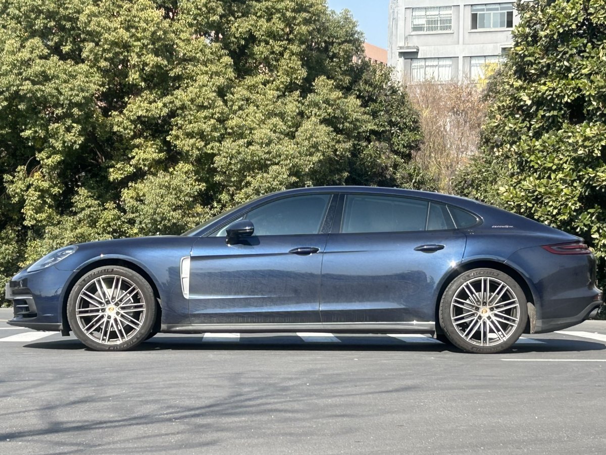 保時(shí)捷 Panamera  2019款 Panamera 4 行政加長(zhǎng)版 2.9T圖片