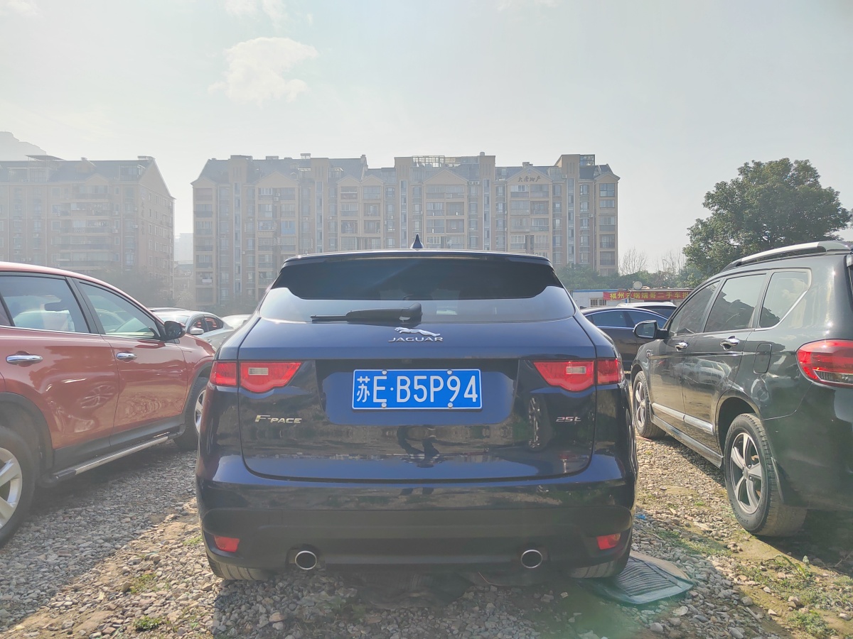 捷豹 F-PACE  2016款 2.0T 兩驅(qū)R-Sport運動版圖片